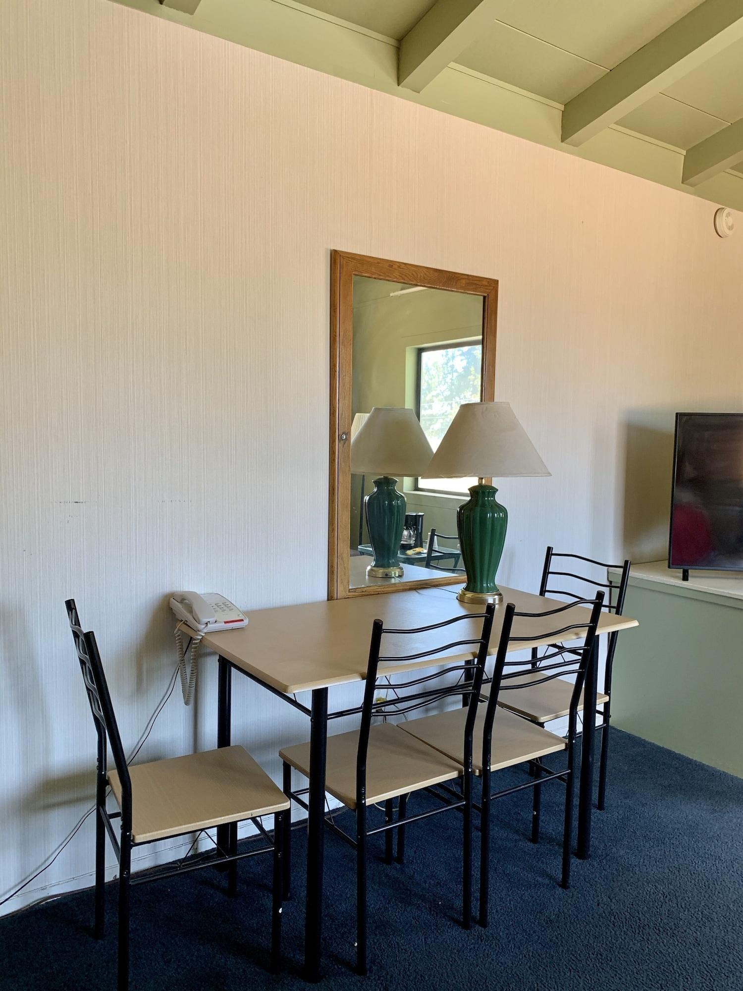 Stevenson's Motel