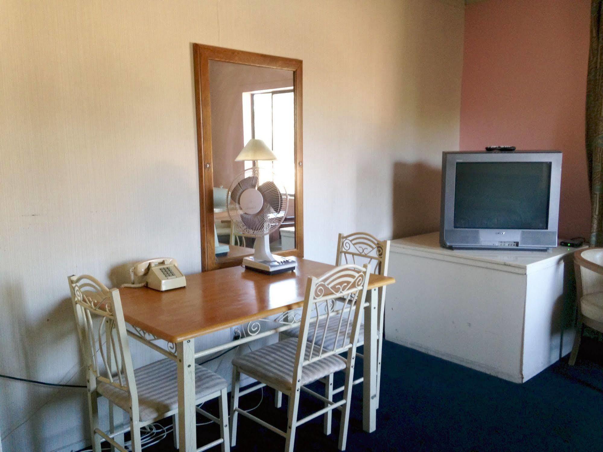 Stevenson's Motel 2*